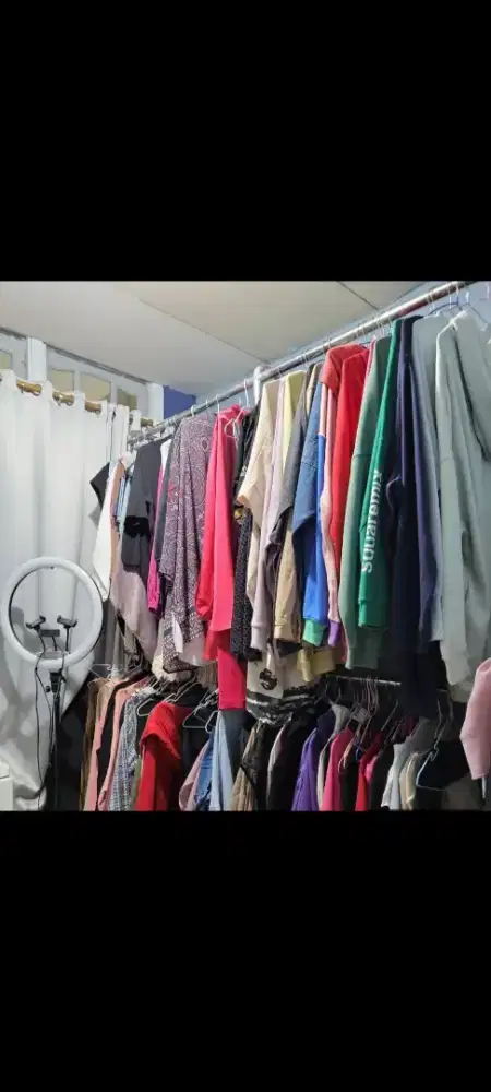 Dicari host live streaming pengalaman