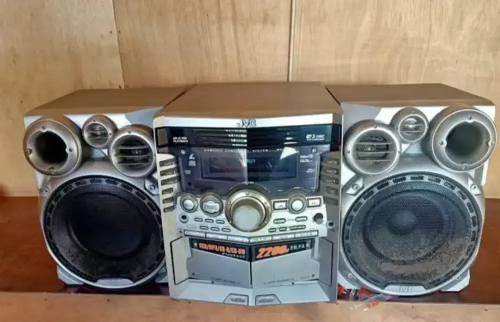 compo jvc bigger joss bass ok