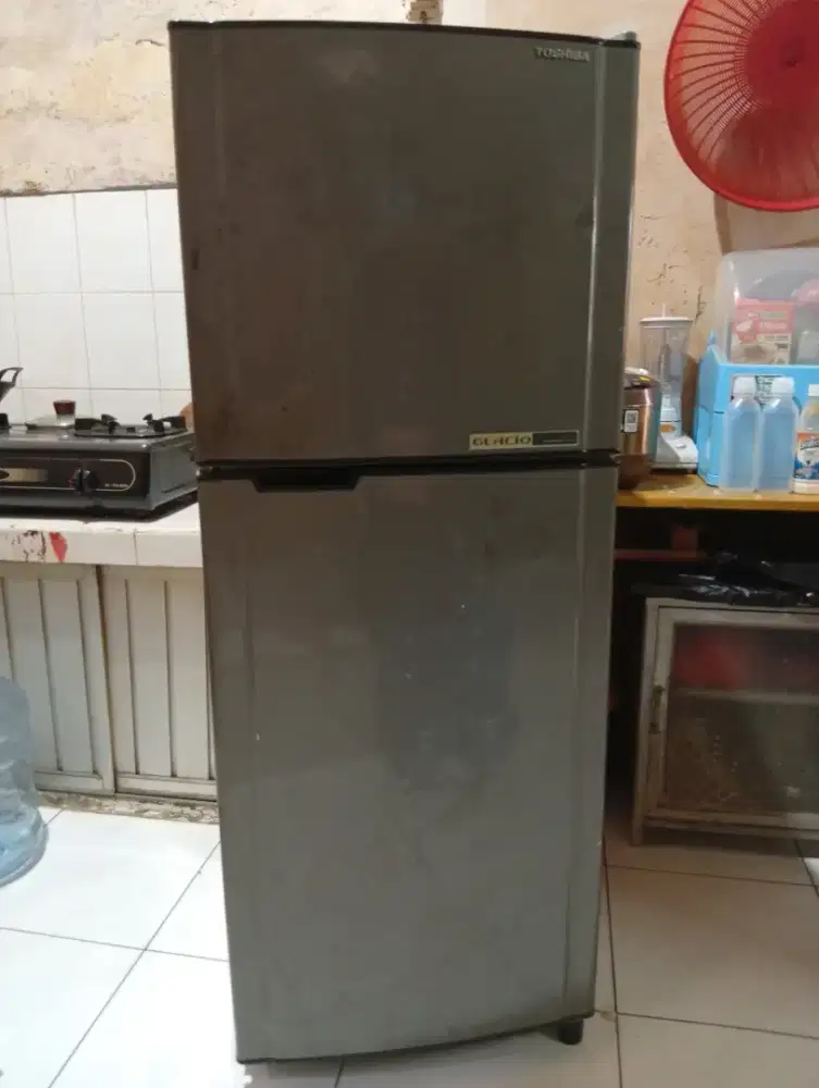 KULKAS TOSHIBA GLACIO 2 PINTU