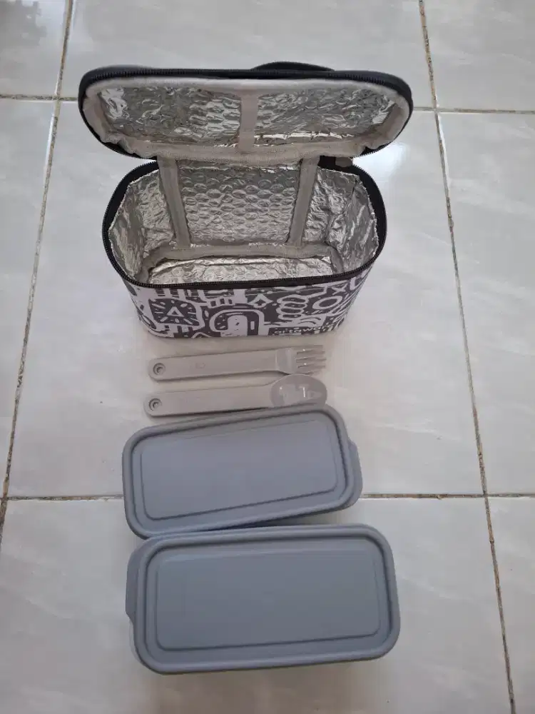 Tempat makan merk orta