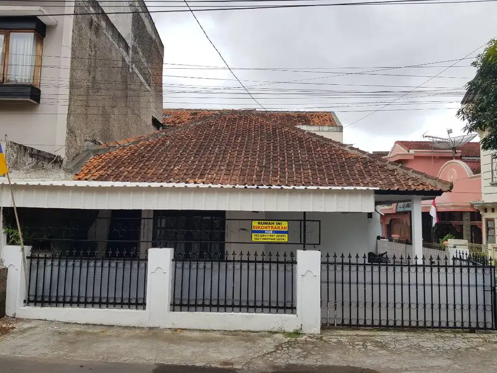Dijual Rumah Tinggal di Komplek Perumahan