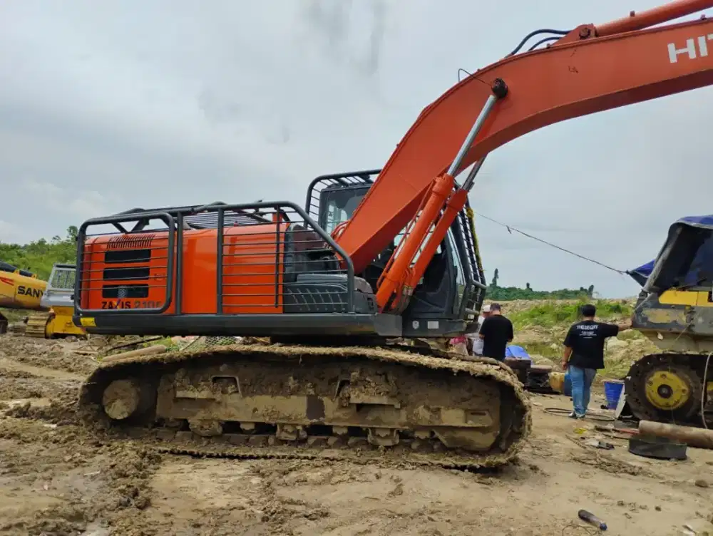 Excavator Hitachi ZX210F-5G th 2021 harga 875jt NEGO