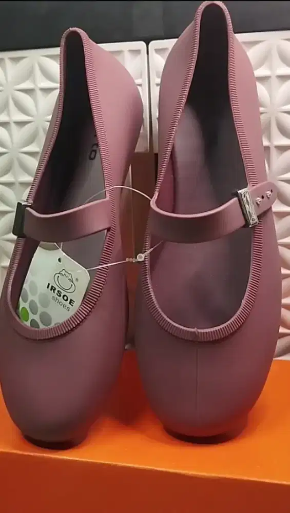 Sepatu BLT Porto