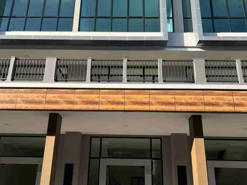 disewa ruko Cristal Summarecon Bekasi cocok untuk usaha atau kantor,Bekasi utara