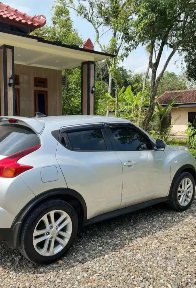 Nissan juke 1.5 4x2 AT CKD 2012 Lengkap semua