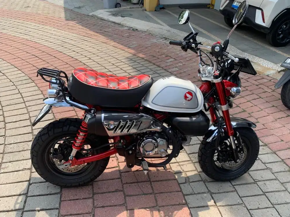 Honda Monkey Red