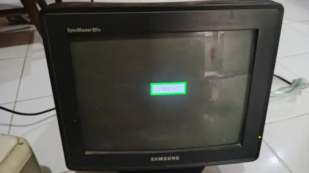 Monitor samsung sychmaster 591V