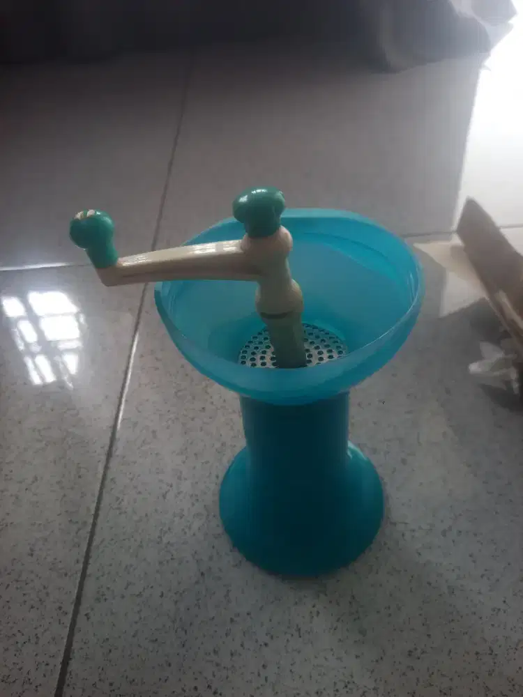 Munckhin alat penggiling makanan bayi