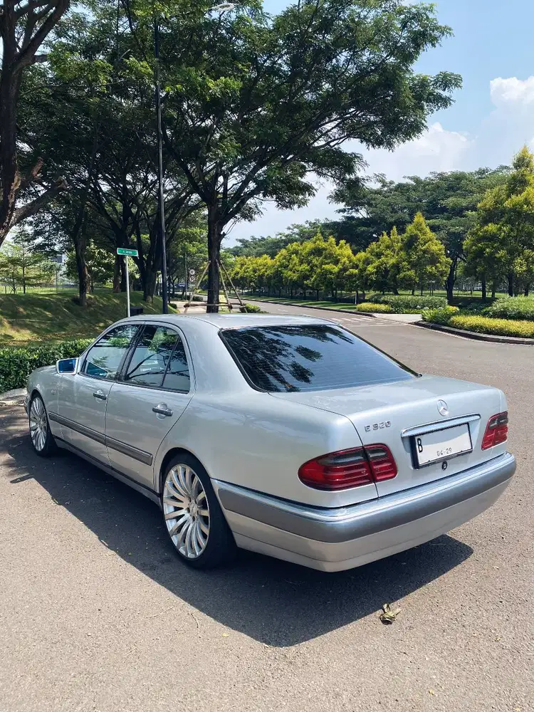 Mercedes Benz W210 E320 Elegance AT 1997