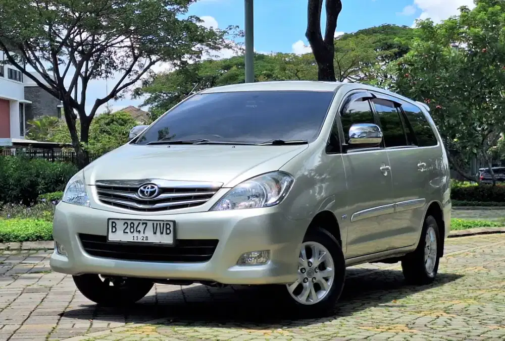 TOYOTA KIJANG INNOVA G LUXURY 2.0 AT/METIC 2010