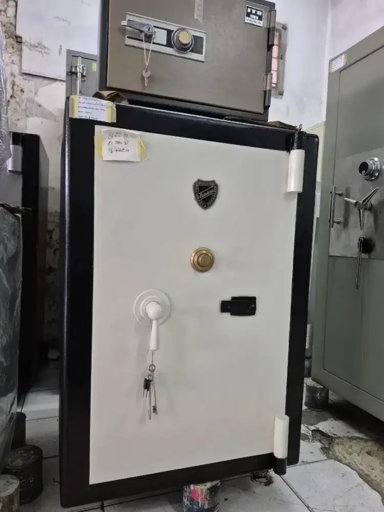 Brandkast merk : caledonia ( second )