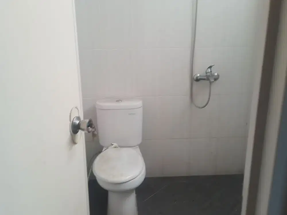 Disewakan Ruko 3 Lantai di Petukangan Selatan Pesanggrahan Jakarta Selatan