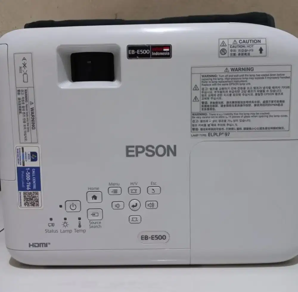 Proyektor Epson EB E500 include layar screen protector gantung