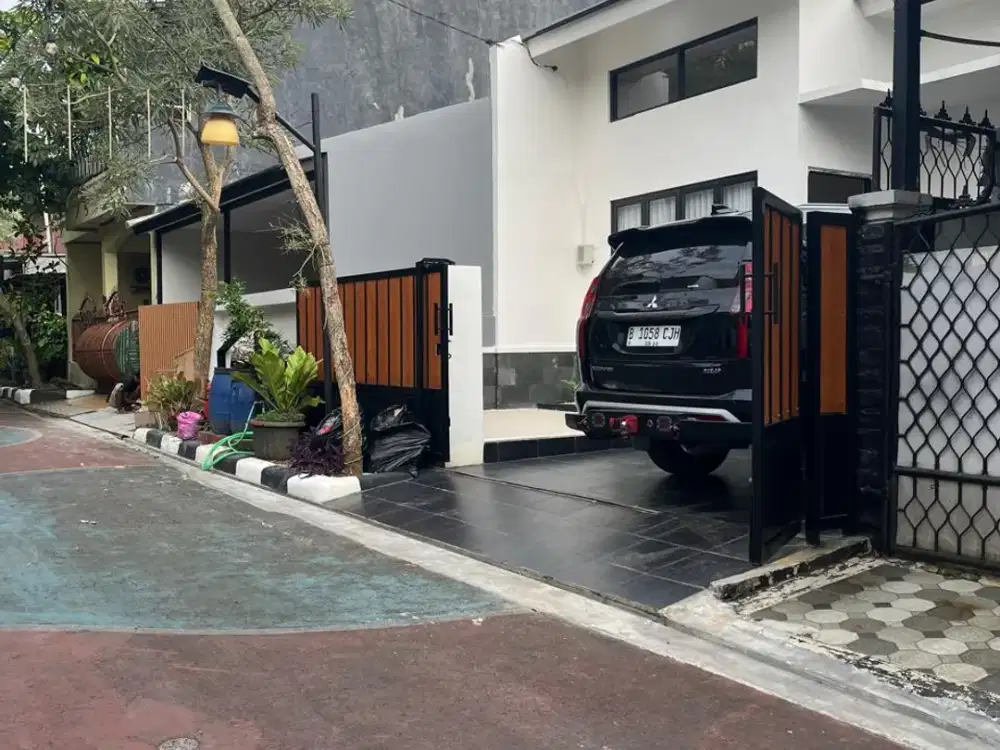 DIPASARKAN RUMAH 1,5 LANTAI TANGSEL