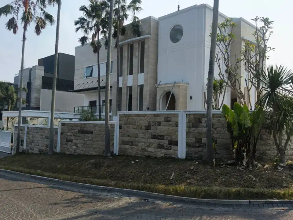 Rumah 2 Lantai Bagus Furnished HGB di Citraland Puncak Golf