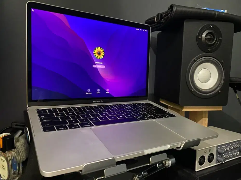 Jual Macbook Pro 2017 13 i7 16/1Tb