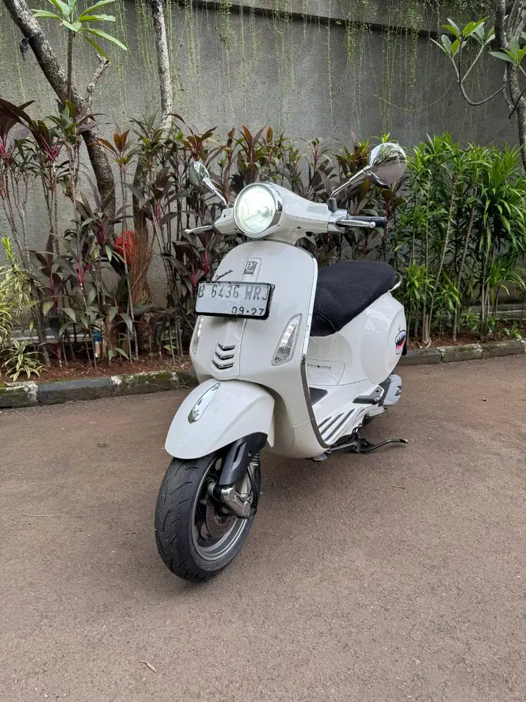 Vespa Primavera 150 IGET 3v 2017 Siap Pakai Top Condition