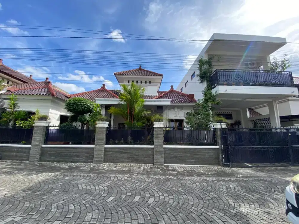 NEGO KERAS ! Di Jual Rumah Mewah Strategis di Area Favorit Jogja Utara