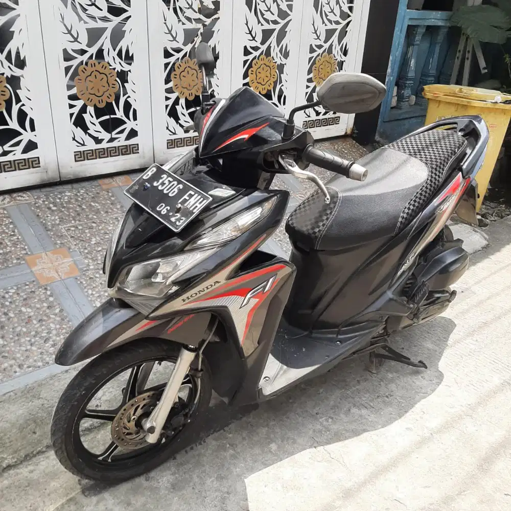Honda Vario Old 125 2013 KZR ss lengkap mesin bagus plat Bekasi kab