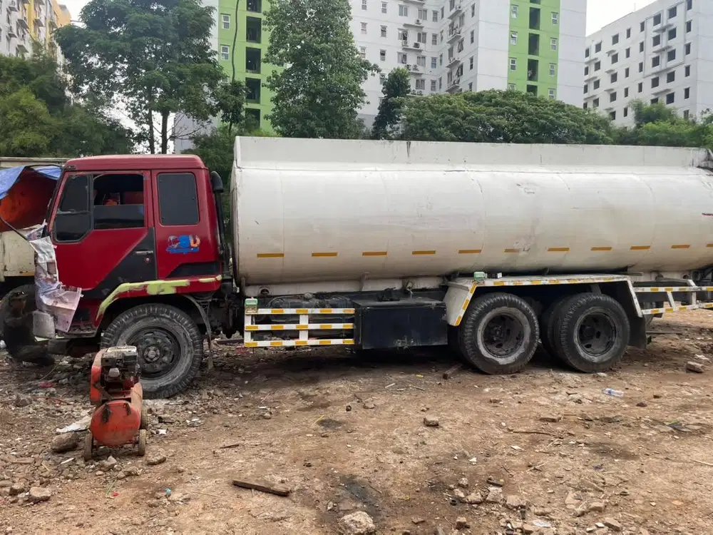 supir tangki tronton