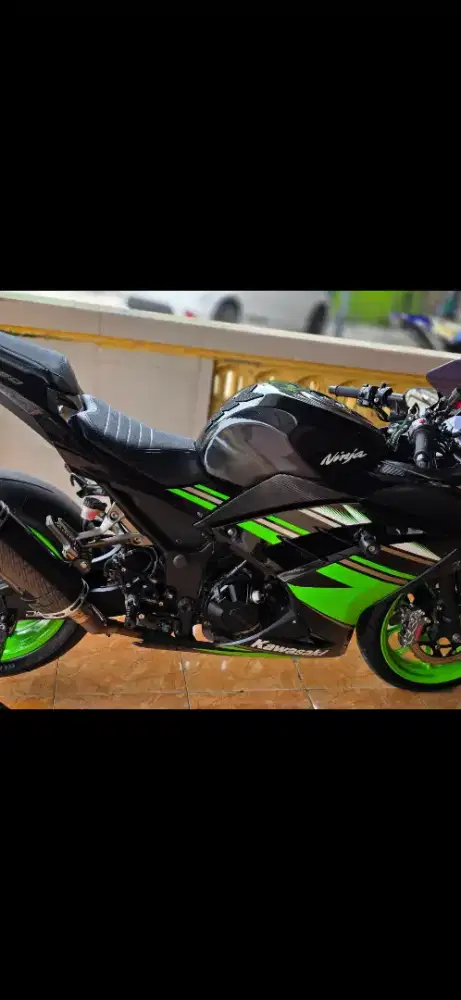 For sale, kawasaki ninja 250 fi tahun 2016 seri KRT full specs