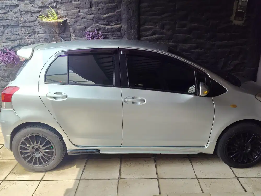 Toyota Yaris 2010 Bensin