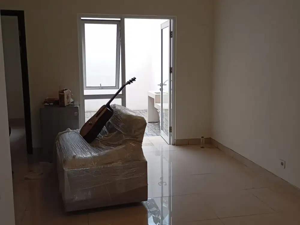 Disewakan Rumah 2 lantai 3 kamar tidur di Nusa Loka, BSD, Tangsel