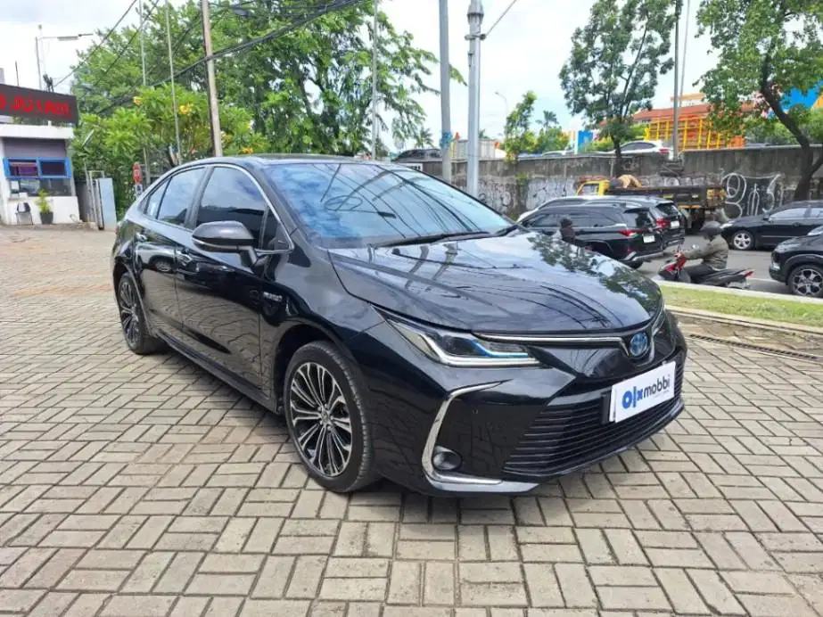 LOW DP Toyota Corolla Altis 1.8 Hybrid-AT 2023 WAE