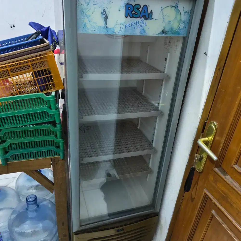 Freezer Showcase RSA Masih Berfungsi Baik
