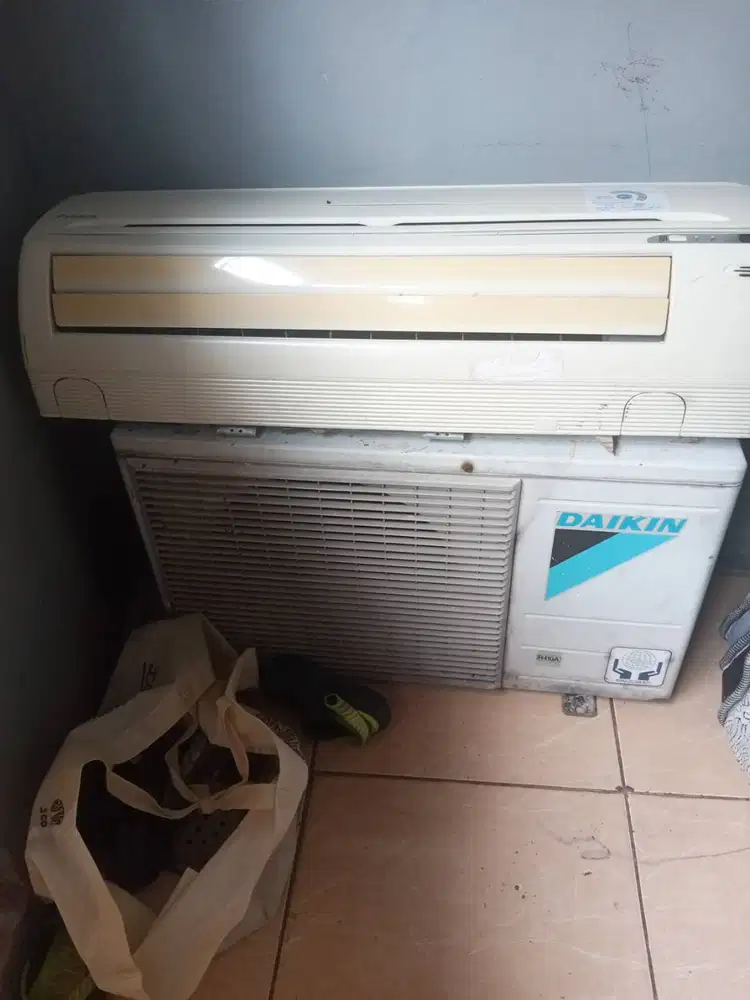 Dijual AC daikin 1 PK