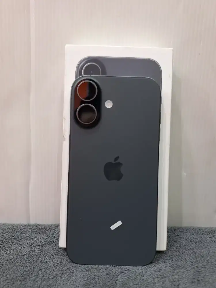 iPhone 17/256 IBox black garansi on Oktober 2026