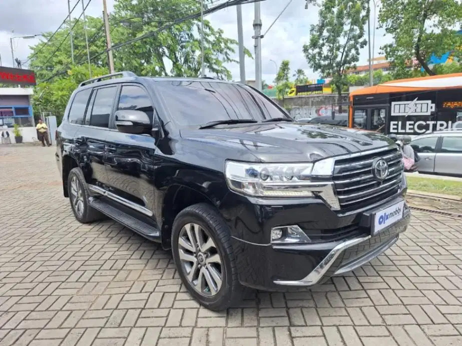 LOW DP Toyota Land Cruiser 4.5 VX-R Solar-AT 2017 2II