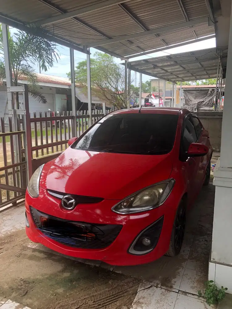 Mazda 2 R/MT Hatchback 2012