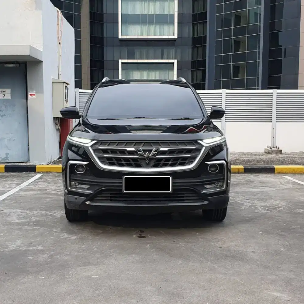 Wuling Almaz 1.5 T luxury 5seater matic tahun 2019 warna hitam