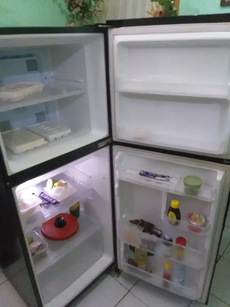 Kulkas 2 pntu beku dngin sgt normal lengkap free lalamove dkt