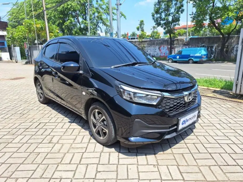 LOW DP Honda Brio Satya 1.2 E Bensin-MT 2025 RZX