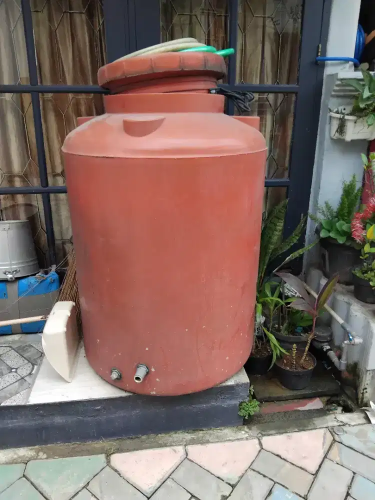 Toren 1000 liter kokoh singa laut