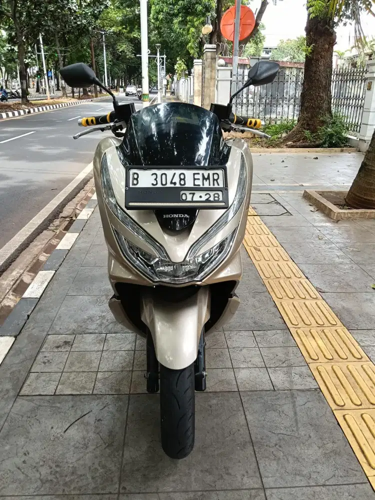 DIJUAL CASH HONDA PCX 150 ABS THN 2018 PAJAK IDUP SIAP PAKAI