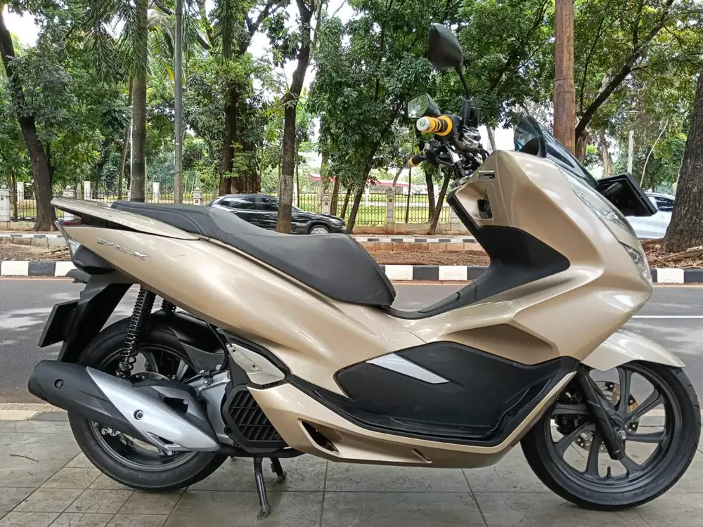 DIJUAL CASH HONDA PCX 150 ABS THN 2018 PAJAK IDUP SIAP PAKAI