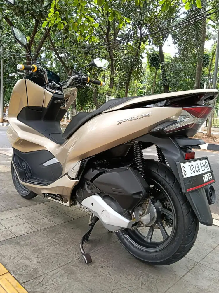 DIJUAL CASH HONDA PCX 150 ABS THN 2018 PAJAK IDUP SIAP PAKAI