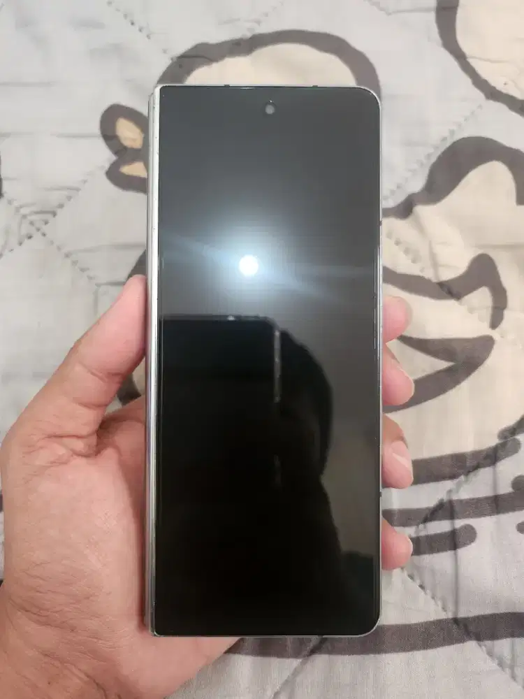 Samsung Z Fold 4 5G 12/256GB resmi Sein fullset hp dus mulus pemakaian