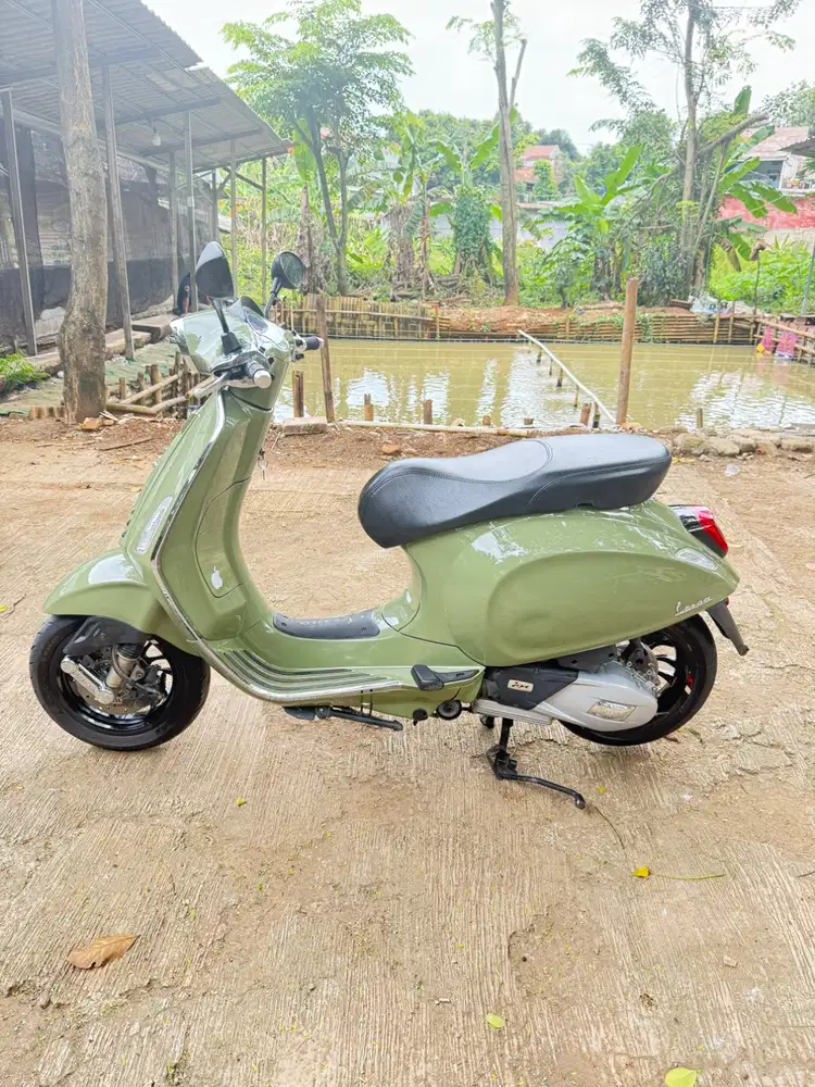 Jual cepat Vespa sprint iget 150 abs Th 2023