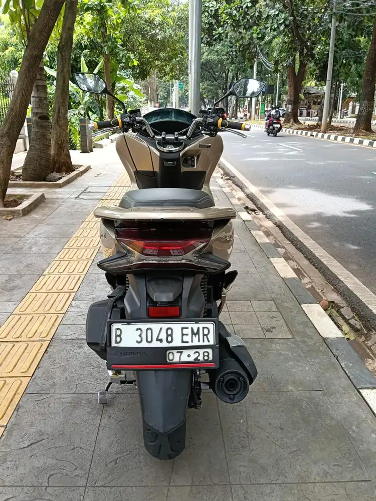 DIJUAL CASH HONDA PCX 150 ABS THN 125 THN 2018 PAJAK IDUP SIAP PAKAI