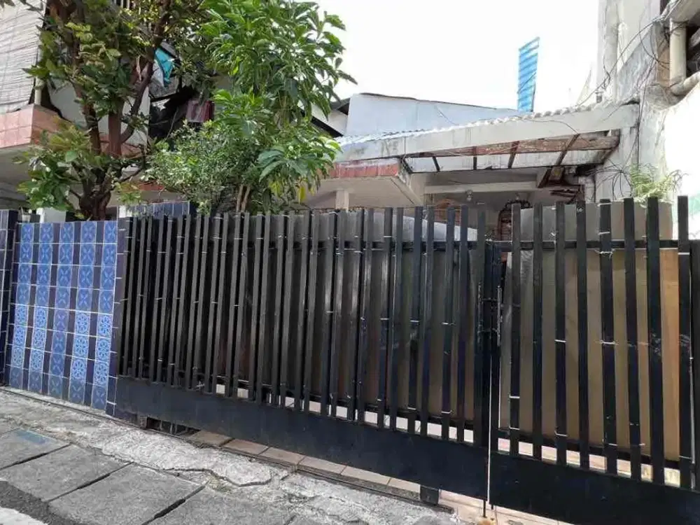 Rumah Cocok Untuk Kos-Kosan Lokasi Sangat Strategis Dekat Pusat Perkantoran di Benhil Jakpus