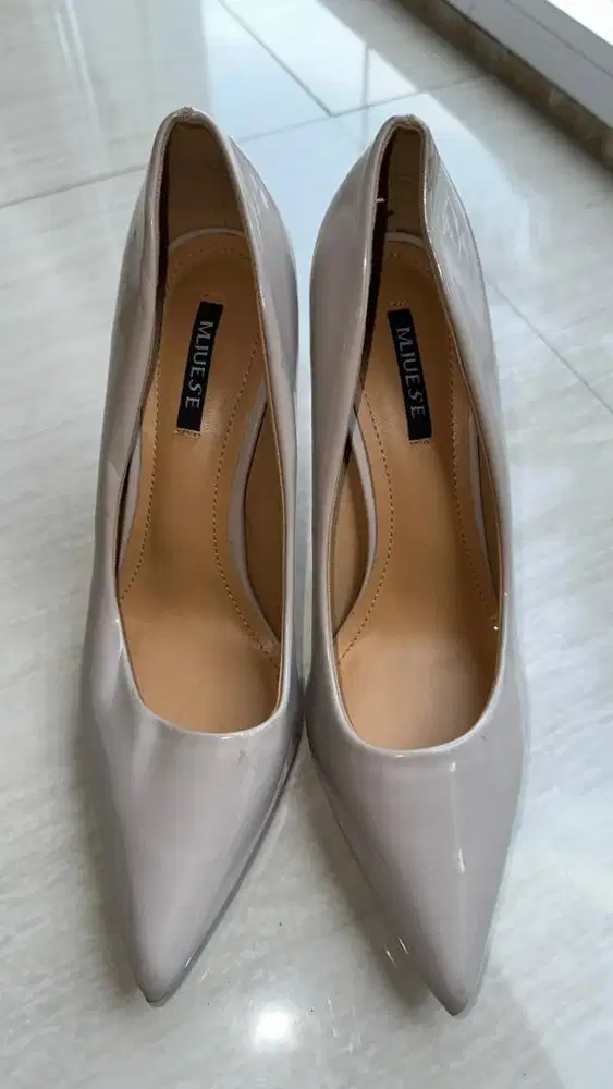 Sepatu High Heels Cream Nude