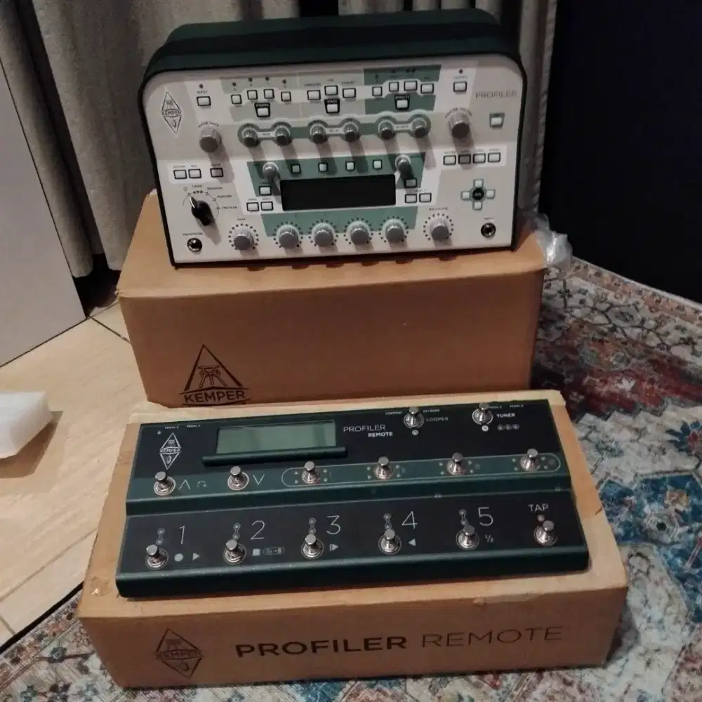 Kemper profiler remote conttroler  ( non power) seperti baru
