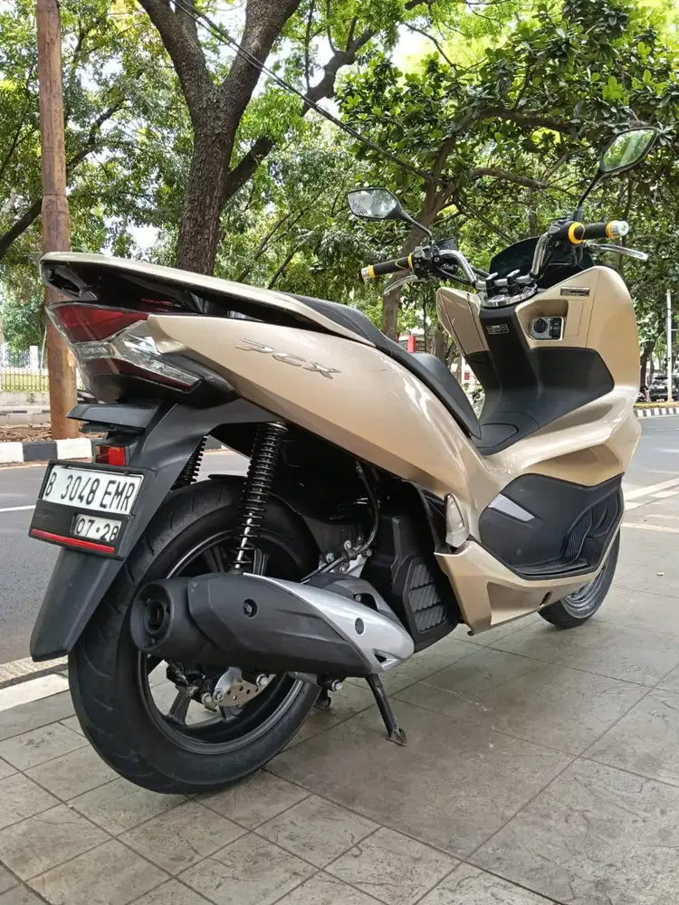 DIJUAL CASH HONDA PCX 150 ABS THN 2018 PAJAK IDUP SIAP PAKAI