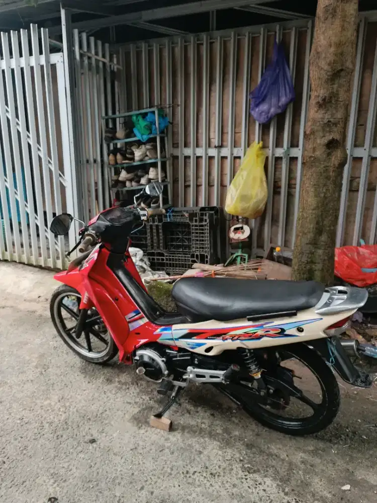 Yamaha fizr tahun 1999 ss lengkap mati