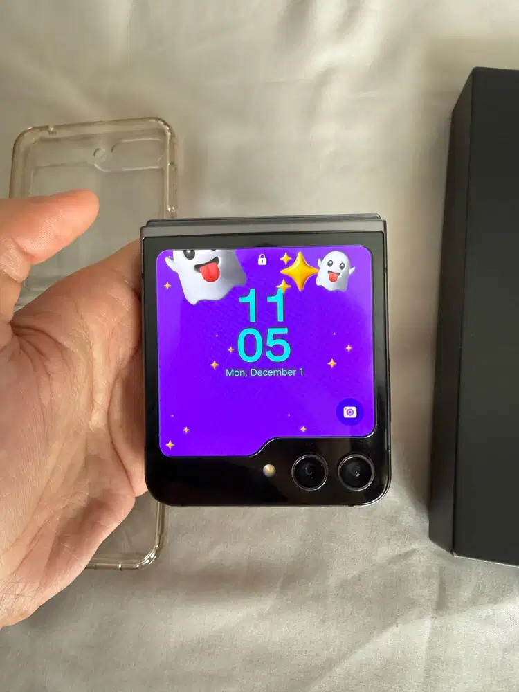 SAMSUNG Z FLIP 5 LIKE NEW (256gb BLACK)