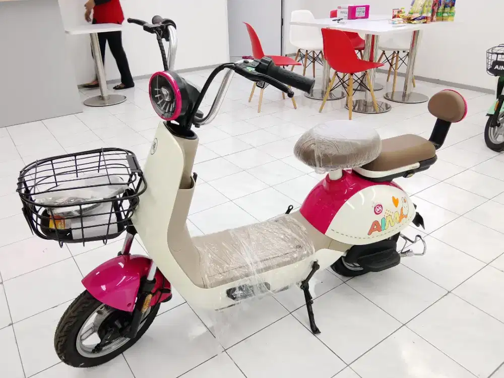 Sepeda listrik AIMA Dolce